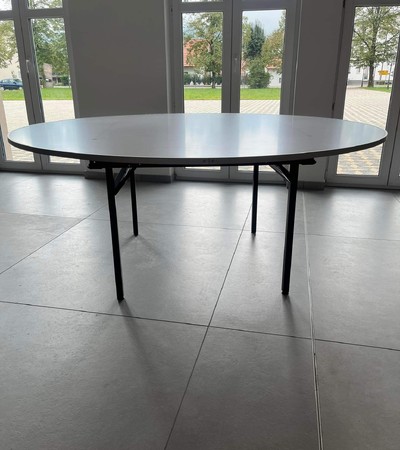 Prodamo zložljive mize premera 180 cm