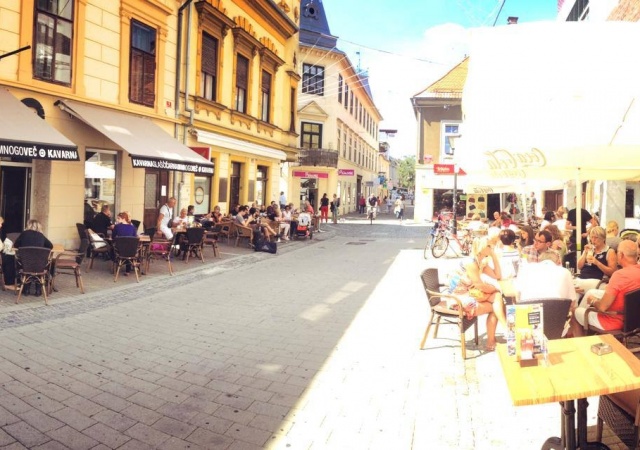 Vrtni stoli Rebeka, Celje